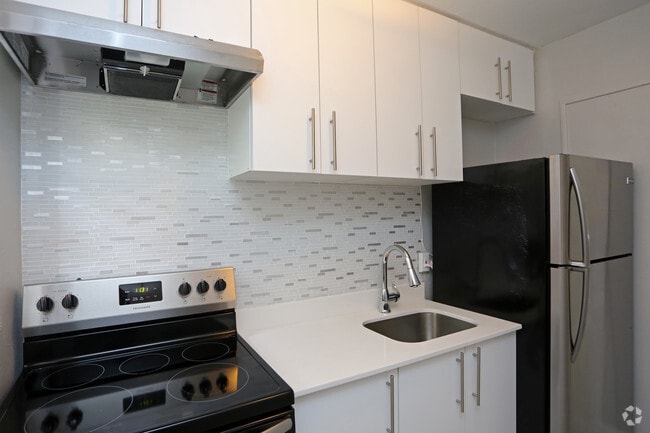 Photo - Poinsettia Place Apartments