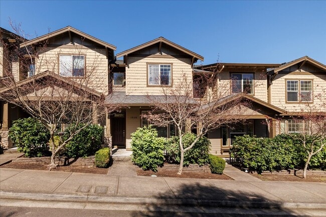 Townhome - 15186 SW Canyon Wren Way