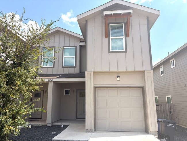 Photo - 854 Soria Pl