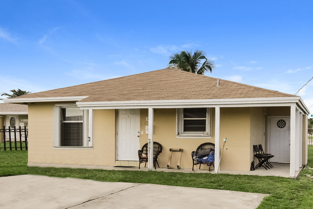 Photo - 300 NW 3rd Ct