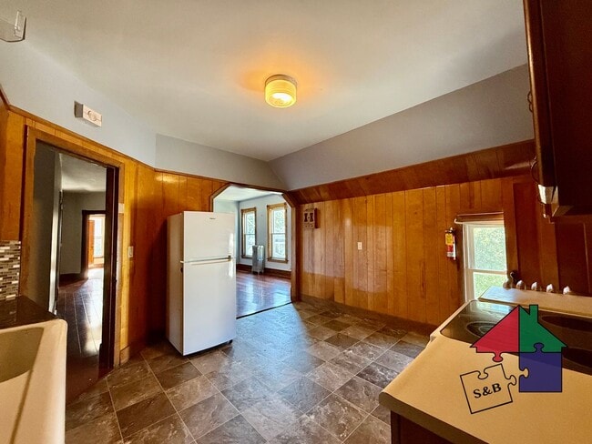 19 College St Unit 2