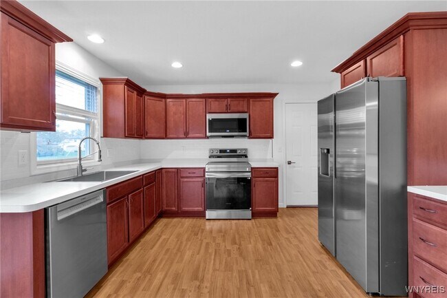 Photo - 940 Reserve Rd