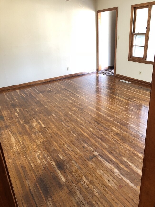 Photo - 1819 S Roanoke Dr