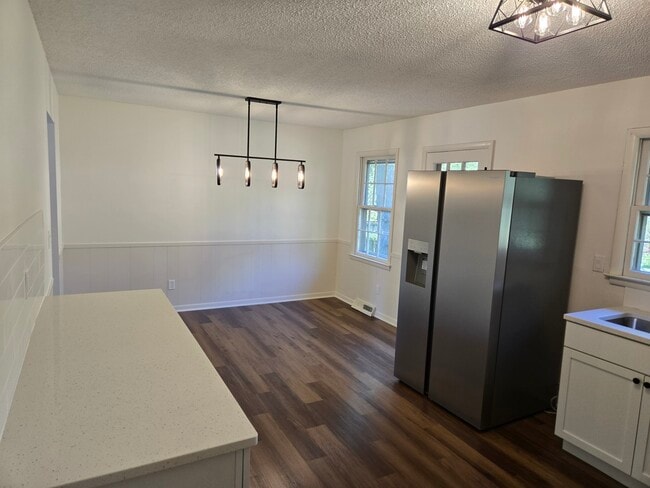 Photo - 7922 W 92nd St