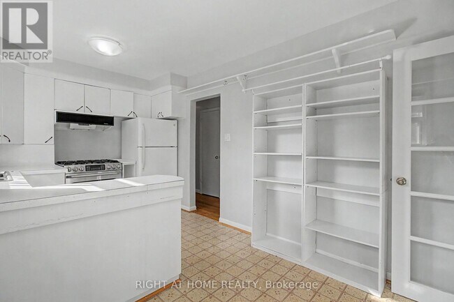 Photo - 426 Seaton Dr