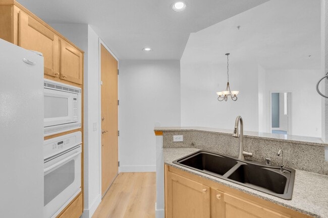 Photo - 75 E Agate Ave