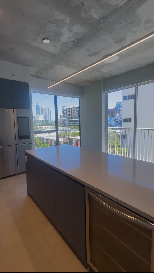 Building Photo - 72 NW 25th St Unit 250 Rental