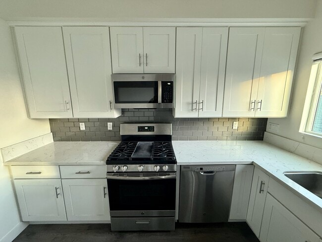 Kitchen - 3722 Florida St Unidad 3