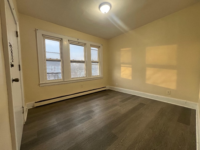 Photo - 646 Maple Ave Unit 2