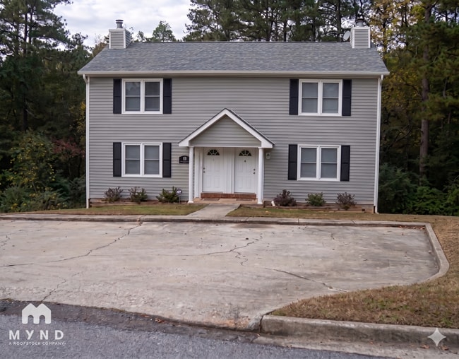 Building Photo - 3083 Robie Ln