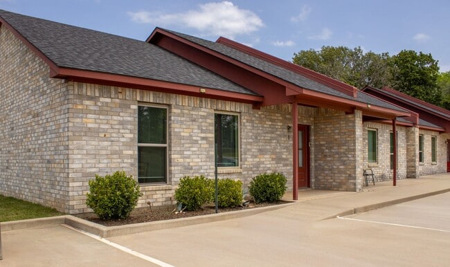 Building Photo - 1 bedroom /1 bathroom Unit 6