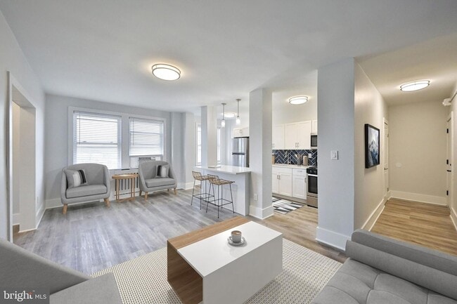 Building Photo - 4247 Locust St Unit 1B-114 Rental