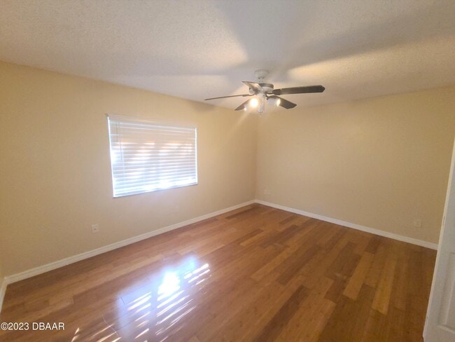 Photo - 2044 Oak Meadow Cir