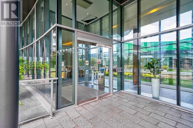 Photo - 115 McMahon Dr Unité 2706