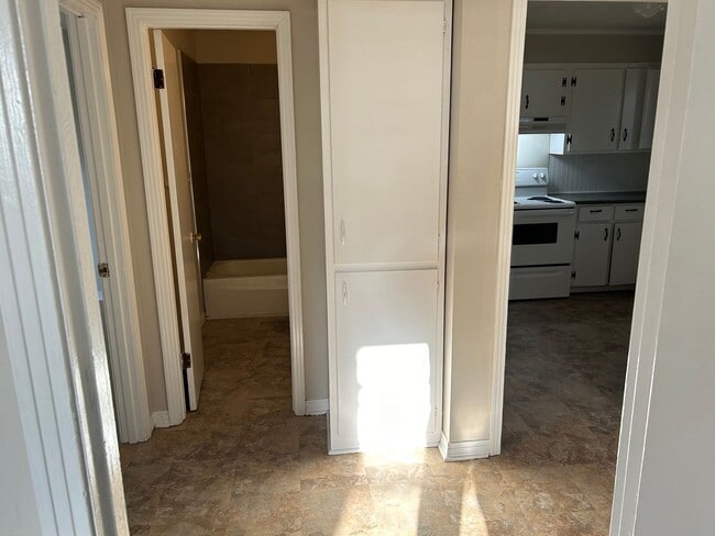 Photo - Rollins Dr 106/108 (duplex) Unidad 106 Rollins Dr
