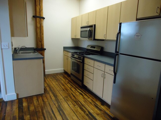 Building Photo - 790 Tremont St Rental