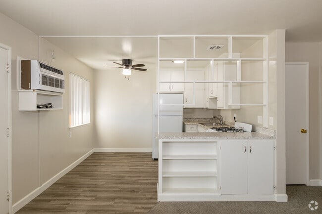 2BR, 1BA - 750SF - Living Room / Dining Room - Mayberry at Town & Country