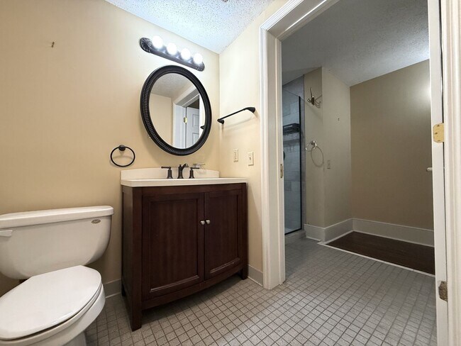 Photo - 484 1st St Unidad 300