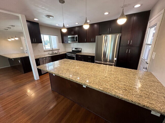 Photo - Centrally Located 3 Bedroom, 1.5 La Mesa H...