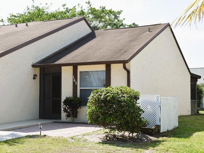Photo - 163 Pinewood Ct