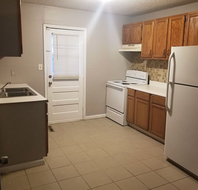 Photo - 5732 E 40th Terrace