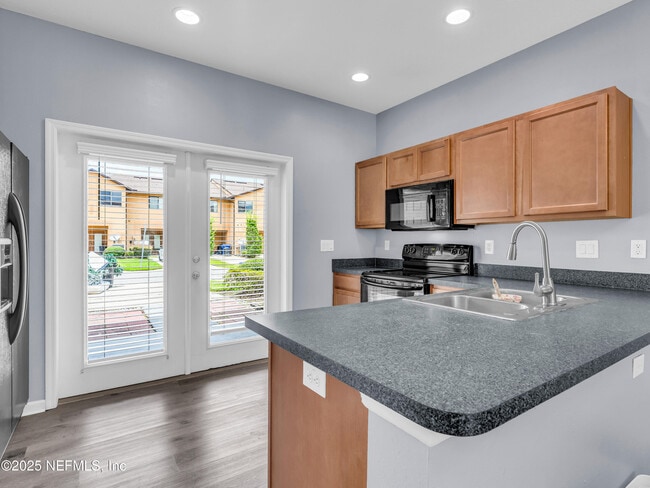 Photo - 422 Cabernet Pl