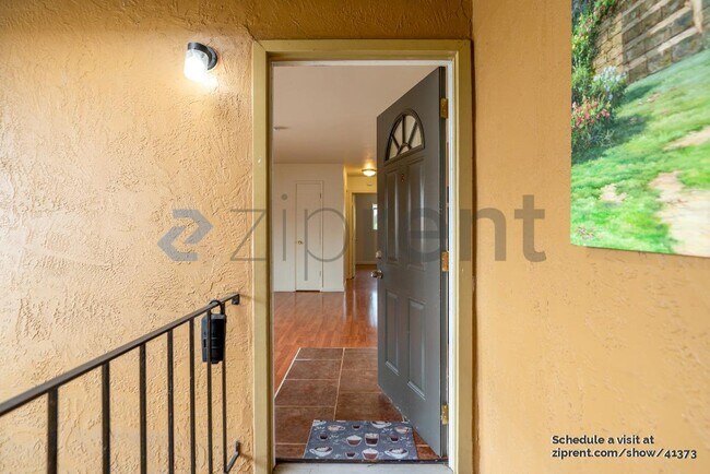 Photo - 3423 Salisbury St