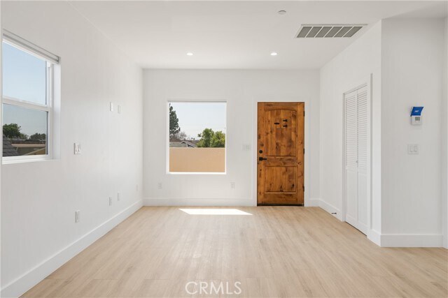 Photo - 2338 Cloverdale Ave