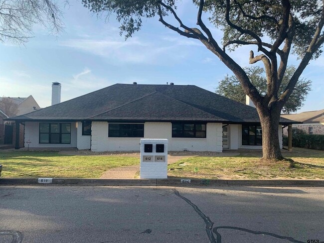 Building Photo - 614 Woodland Hills Dr