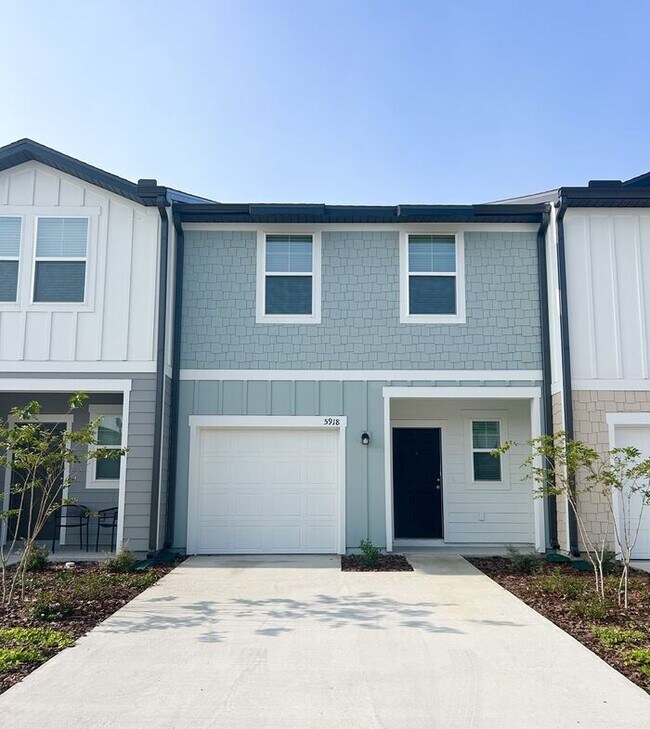 Brand New 3/2.5 Modern Townhome with 1 Car... - Brand New 3/2.5 Modern Townhome with 1 Car...