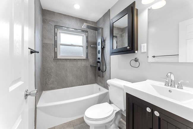 Photo - 18085 Hinton St
