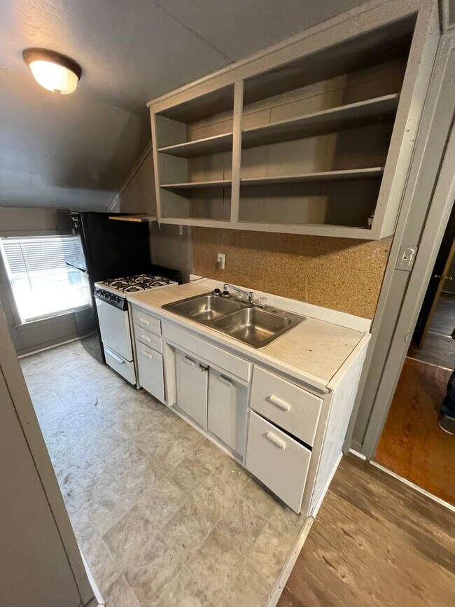 Photo - 415 W Logan St Unidad B