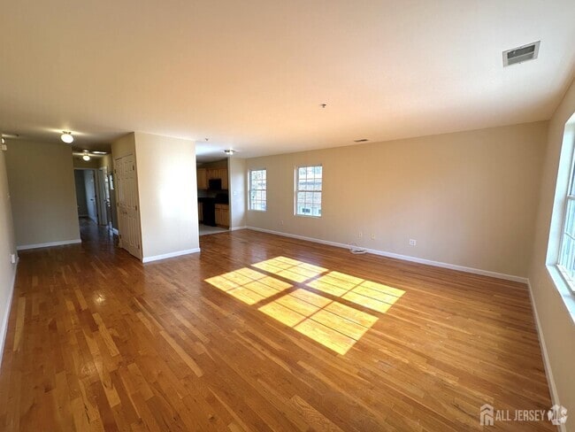 Building Photo - 111 Harris Ave Rental