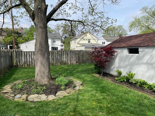 Photo - 341 S Roys Ave