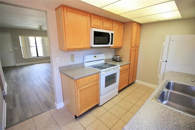 Photo - 7446 Wynnewood Square