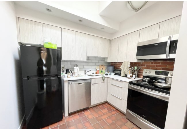 Photo - 71 Gainsborough St