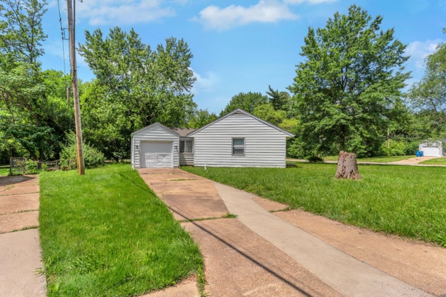 Photo - 300 Estridge Rd
