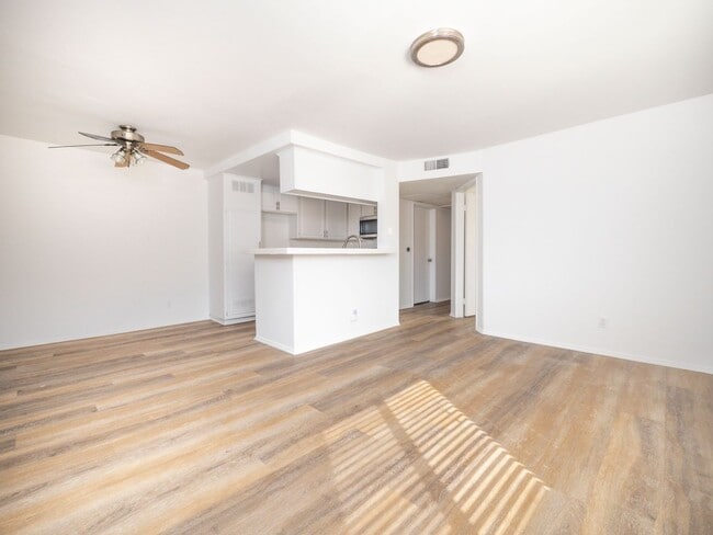 Photo - 5308 Denny Ave