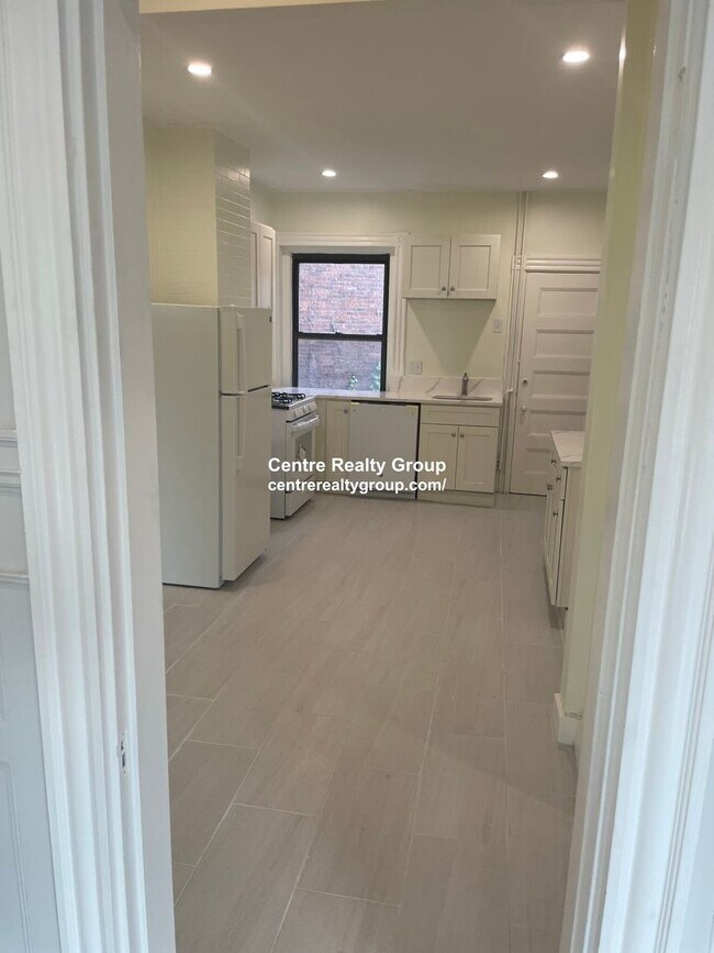 Photo - 1849 Beacon St