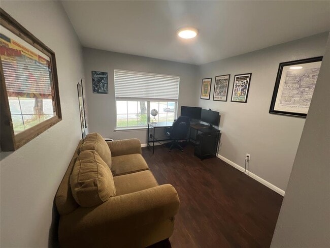 Photo - 2100 Boyer Dr