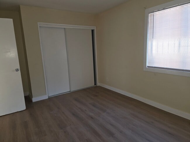 Photo - 416 E 115th St