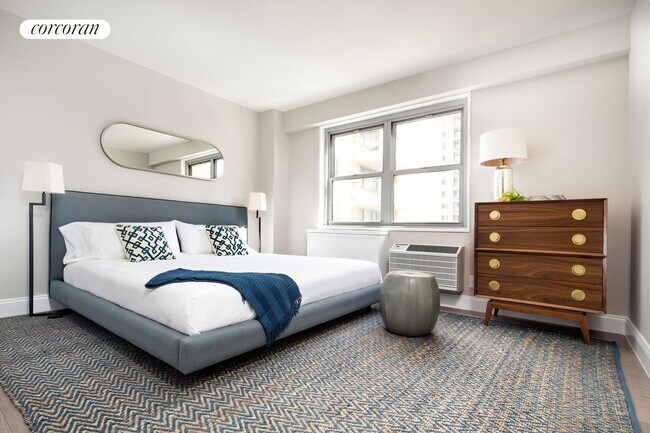 Photo - 100 W 93rd St