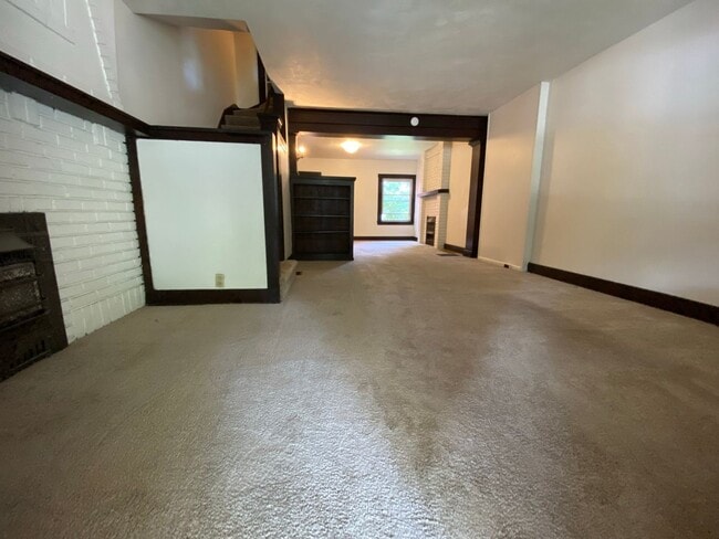 Photo - Amazing 3BR Townhouse in Squirrel Hill! Covered Front Porch + Backyard! Call Today!