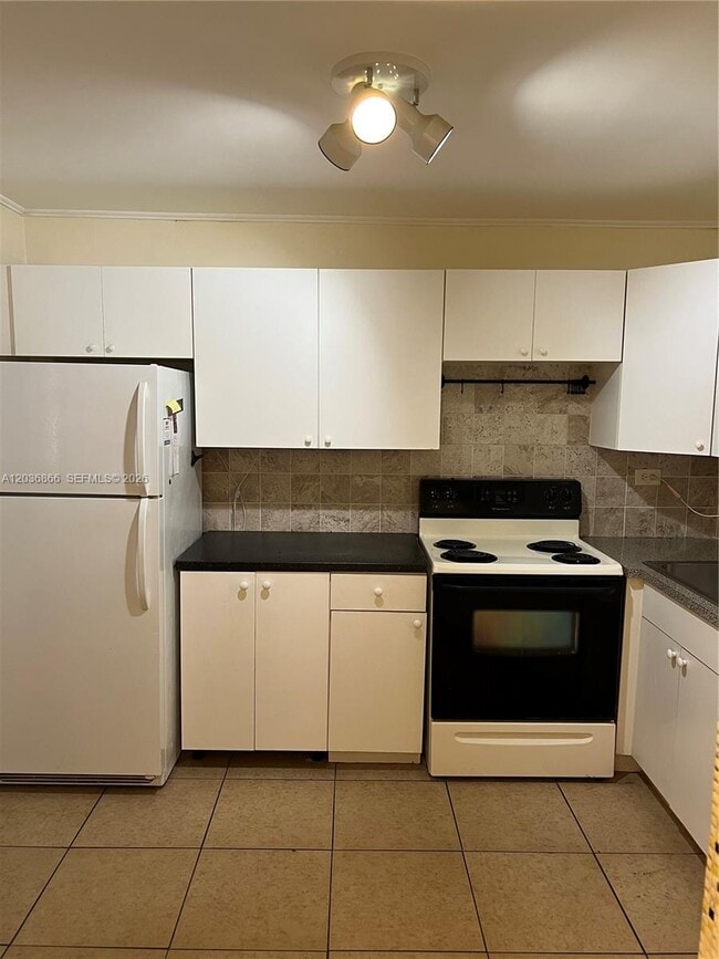 Photo - 1680 NE 191st St Unidad 214-2
