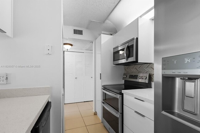 Photo - 10167 Twin Lakes Dr Unit 23-N