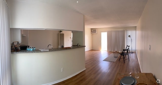 Building Photo - 6845 Hazeltine Ave Unit 12 Rental