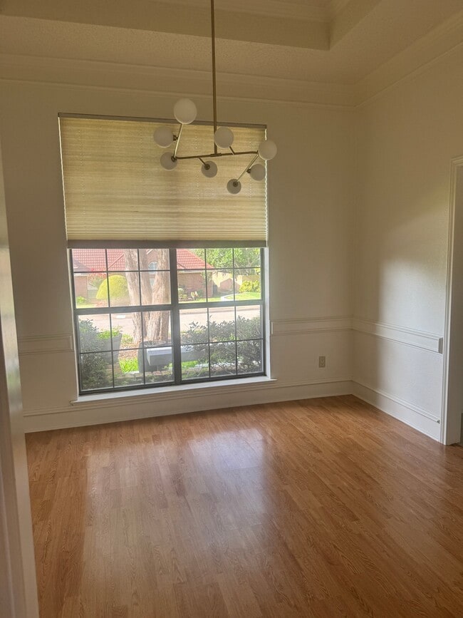 Photo - 1401 Covington Dr