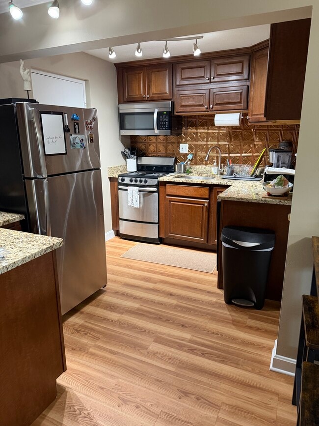 Building Photo - 4 Nixon Ln Unit 2