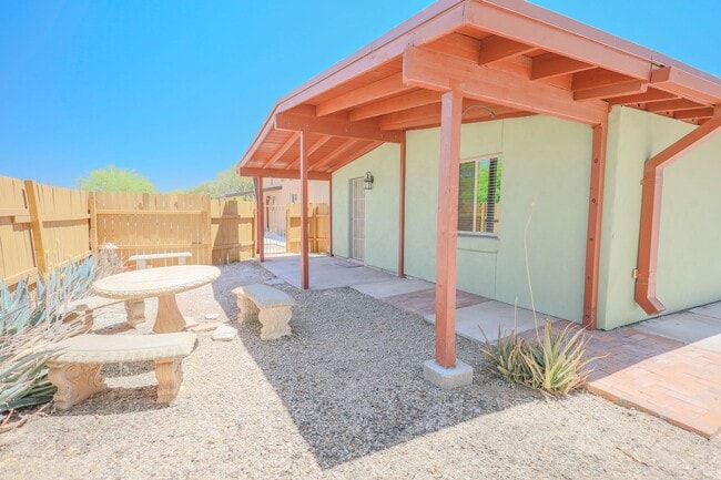 Photo - 1421 N. Louis Ave Unit 3