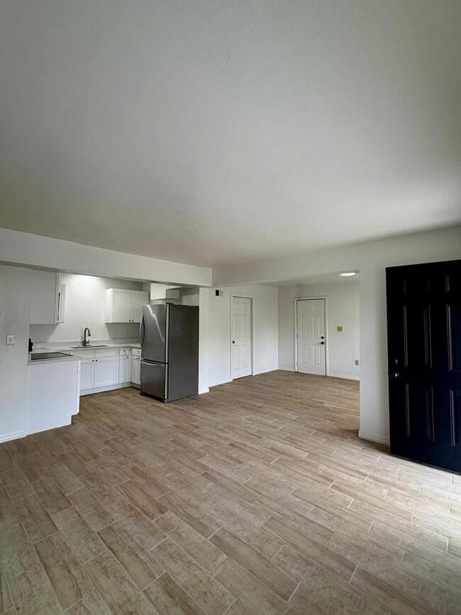 Photo - Easy Living Starts Here: 3BR Lakeland Rental